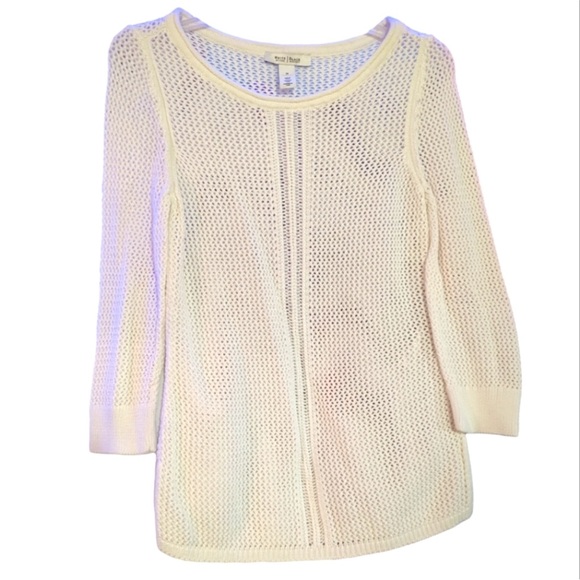 White House Black Market White Mesh Top - Picture 4 of 5